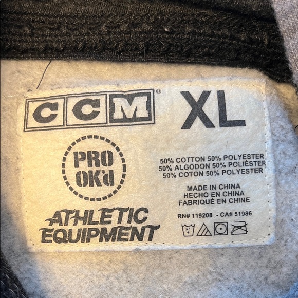 Vancouver Canucks Hoodie XL in Black and Gray - Picture 1 of 4